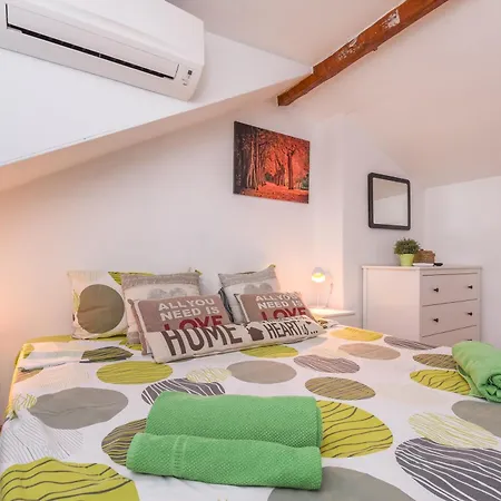 아파트 Centrally Located With A 360 Terrace 소피아